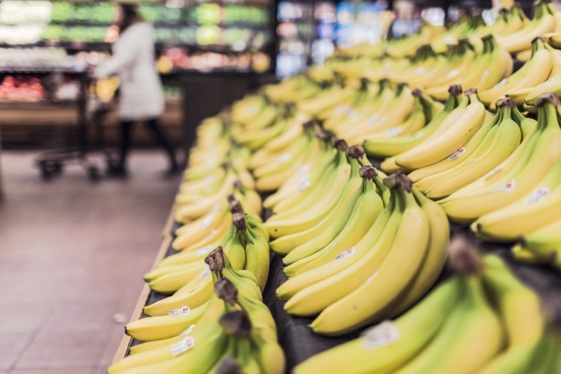 magasin-PEGOMAS-min_bananas-698608