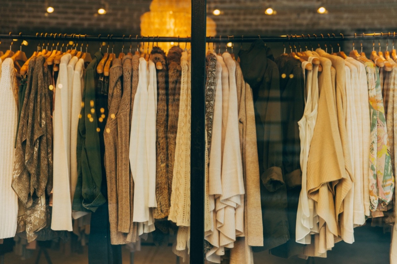 magasin-PEGOMAS-min_clothe_fashion_store_shop_window_store_front-21277